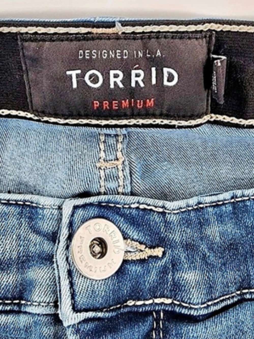 Torrid Sky High Skinny Blue Denim Premium Jeans Plus Size Sz 20 Regular 20R Jean - Picture 3 of 4
